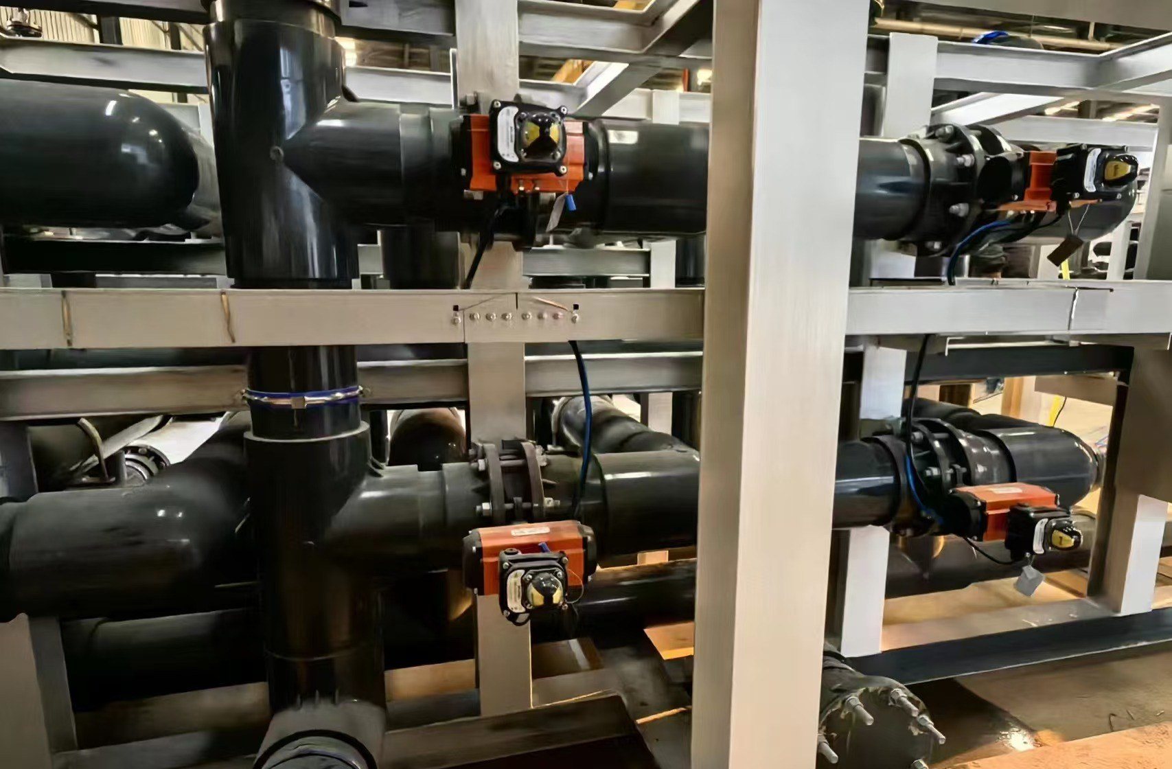 Pneumatic valve array on a PP piping system